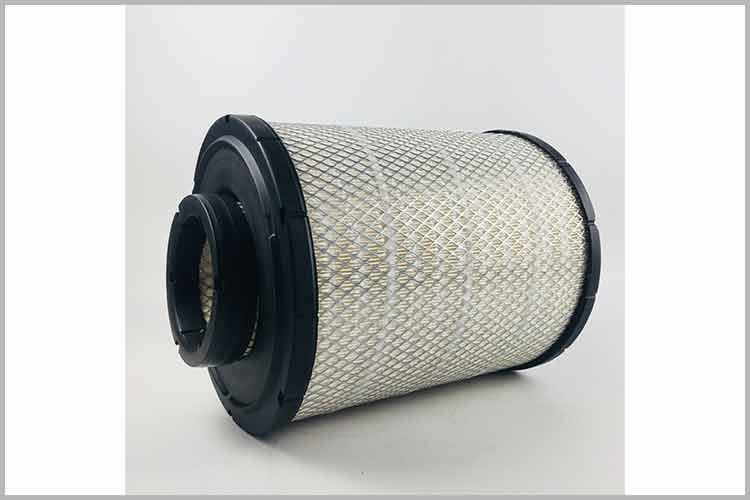 在轿车华体app登录入口-华体huati（中国）使用中，当滤芯上附着的尘逐渐增多时，发动机的进气阻力也随之增大