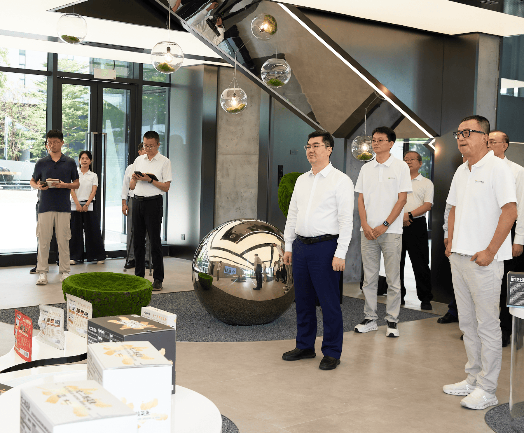 孙志洋市长调研星空在线-星空在线(中国)
集团全国供应链中心基地